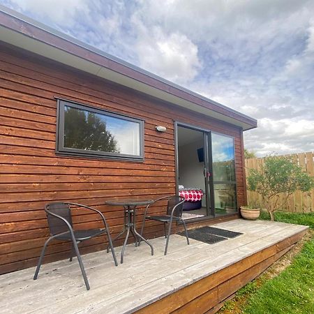 Lake Hawea Cabin With Mountain Views- Outdoor Bath! Dış mekan fotoğraf