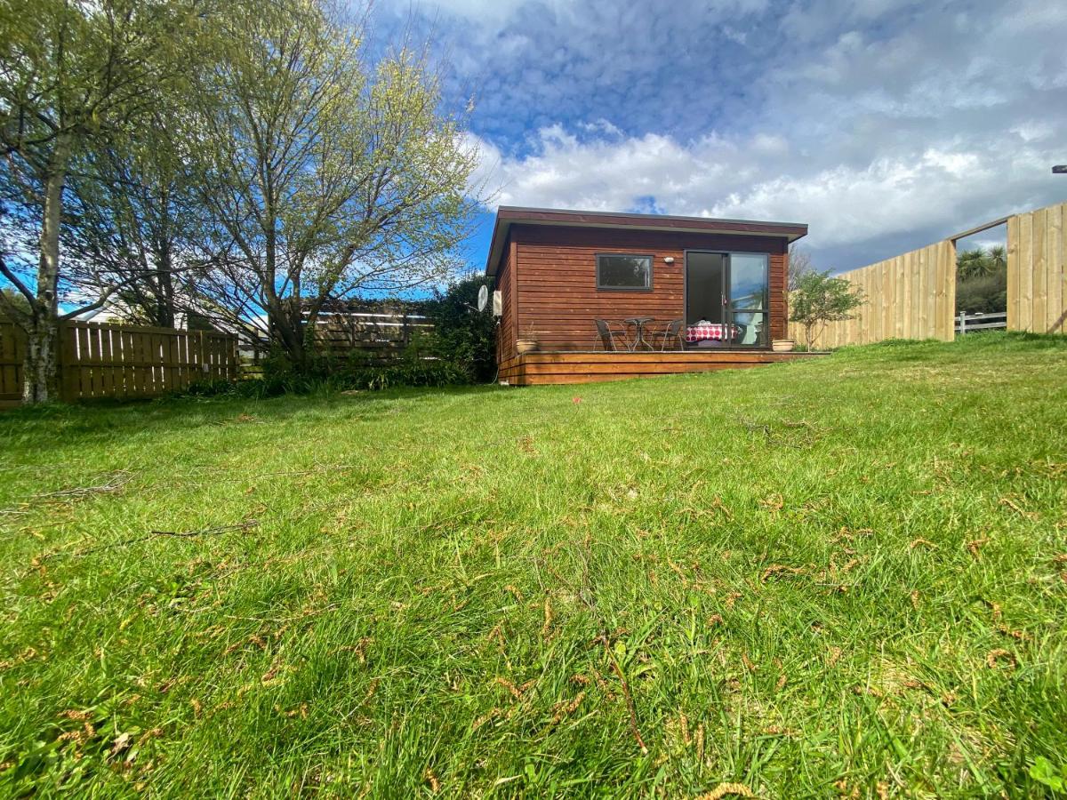Lake Hawea Cabin With Mountain Views- Outdoor Bath! Dış mekan fotoğraf